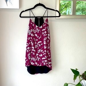 Flowing, reversible top